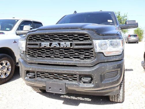 Diamond Black Crystal Pearlcoat 2022 RAM 2500 Tradesman Regular Cab 4x4 8' Box