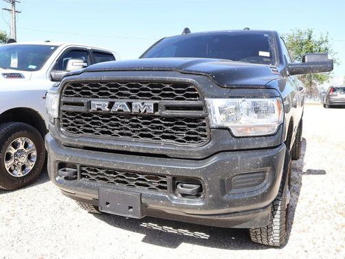 Diamond Black Crystal Pearlcoat 2022 RAM 2500 Tradesman Regular Cab 4x4 8' Box