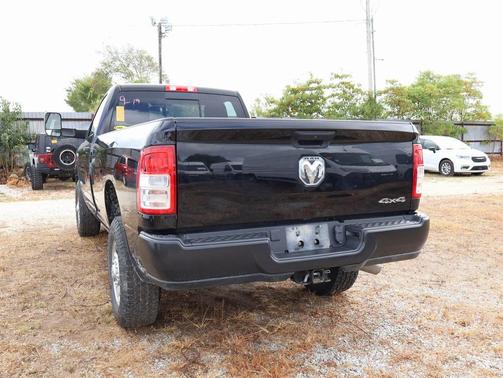 Diamond Black Crystal Pearlcoat 2022 RAM 2500 Tradesman Regular Cab 4x4 8' Box