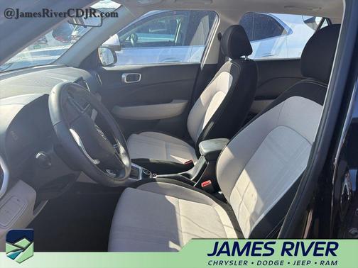 2025 Hyundai VENUE SEL