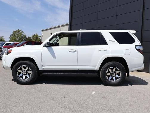 2024 Toyota 4Runner TRD Off Road