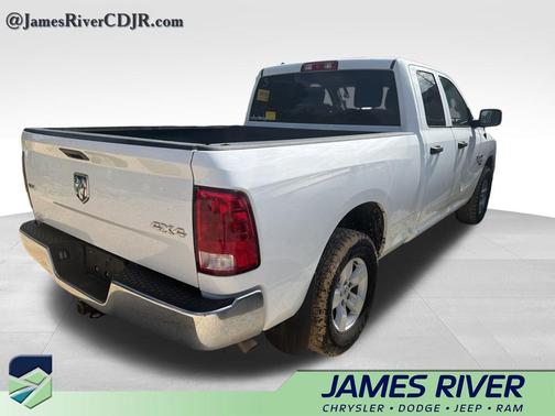 Bright White Clearcoat 2023 RAM 1500 Classic SLT