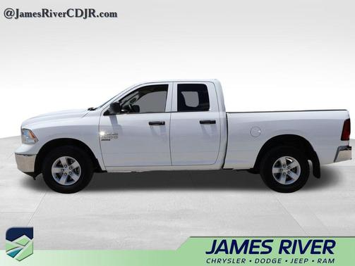 Bright White Clearcoat 2023 RAM 1500 Classic SLT