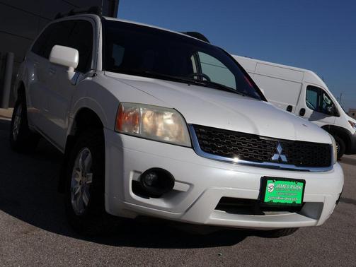 2011 Mitsubishi Endeavor LS
