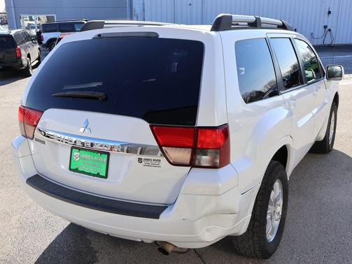 2011 Mitsubishi Endeavor LS