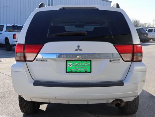 2011 Mitsubishi Endeavor LS