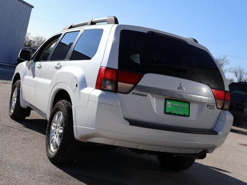 2011 Mitsubishi Endeavor LS