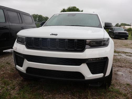 Bright White Clearcoat 2026 Jeep Grand Cherokee L Limited