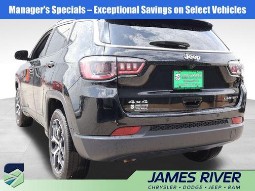 Diamond Black Crystal Pearlcoat 2025 Jeep Compass Limited