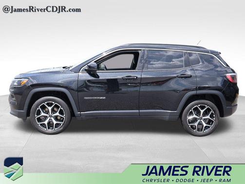 Diamond Black Crystal Pearlcoat 2025 Jeep Compass Limited