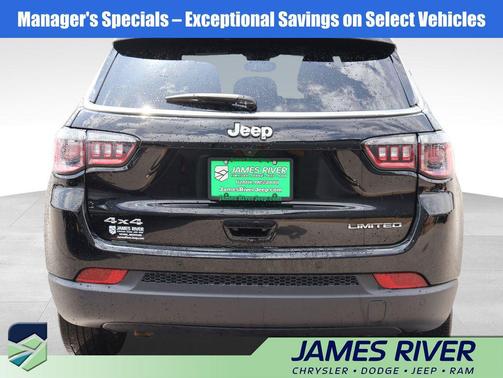 Diamond Black Crystal Pearlcoat 2025 Jeep Compass Limited