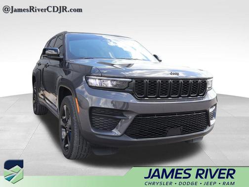 Baltic Gray Metallic Clearcoat 2023 Jeep Grand Cherokee Altitude