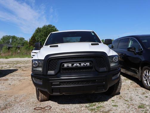 Bright White Clearcoat 2022 RAM 1500 Classic Warlock Quad Cab 4x4 6'4' Box