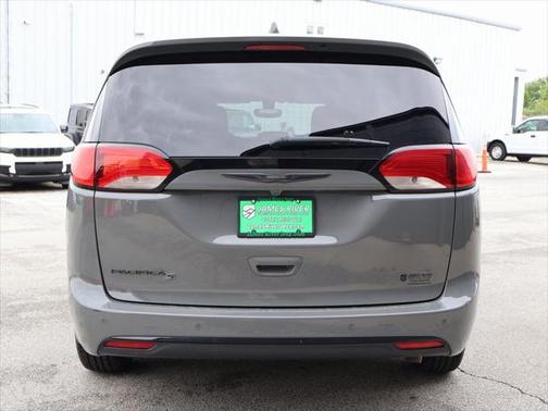 2020 Chrysler Pacifica Touring