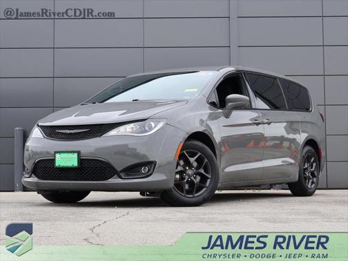 2020 Chrysler Pacifica Touring