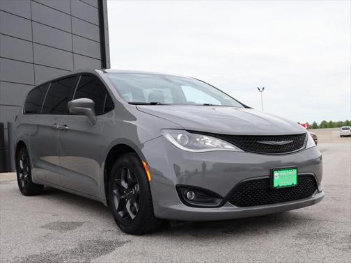 2020 Chrysler Pacifica Touring
