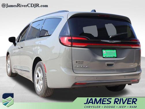 Ceramic Gray Clearcoat 2023 Chrysler Pacifica Limited