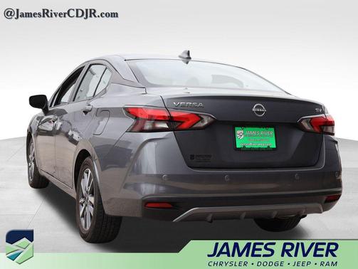 Gun Metallic 2023 Nissan Versa 1.6 SV