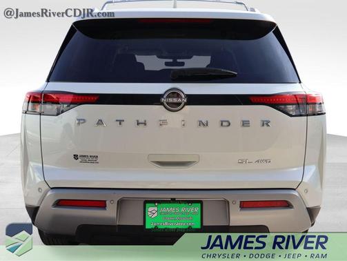 2023 Nissan Pathfinder SL 4WD