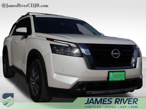 2023 Nissan Pathfinder SL 4WD