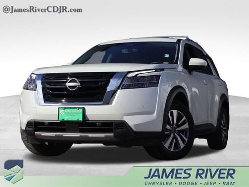 2023 Nissan Pathfinder SL 4WD