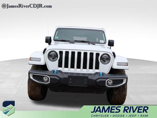 Bright White Clearcoat 2023 Jeep Wrangler 4xe Sahara