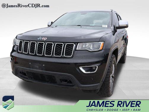 Diamond Black Crystal Pearlcoat 2020 Jeep Grand Cherokee Laredo