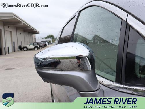 Billet Silver Metallic Clearcoat 2017 Chrysler Pacifica Limited