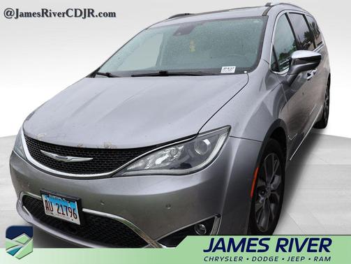 Billet Silver Metallic Clearcoat 2017 Chrysler Pacifica Limited
