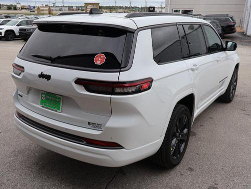 Bright White Clearcoat 2027 Jeep Grand Cherokee L Limited