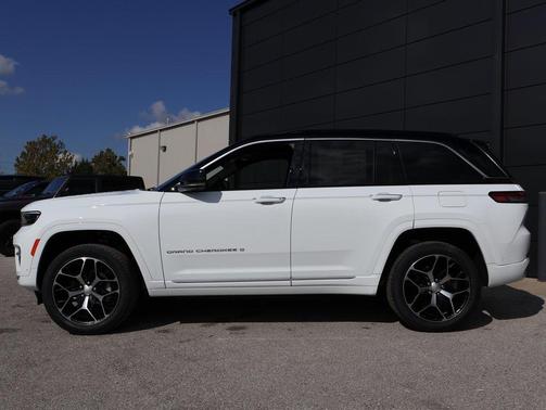 2025 Jeep Grand Cherokee Summit
