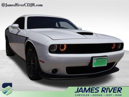 White Knuckle Clearcoat 2022 Dodge Challenger GT