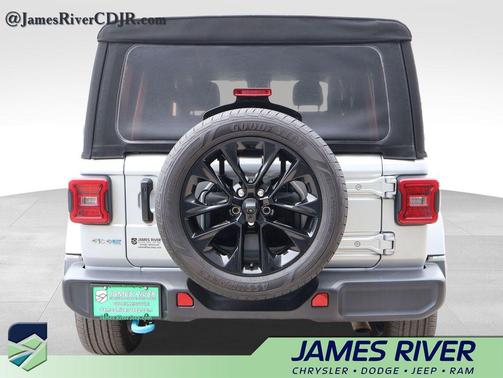 Silver Zynith Clearcoat 2024 Jeep Wrangler 4xe Sahara