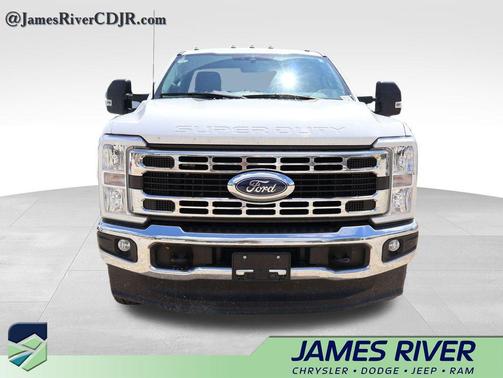 Oxford White 2023 Ford F-350 XLT