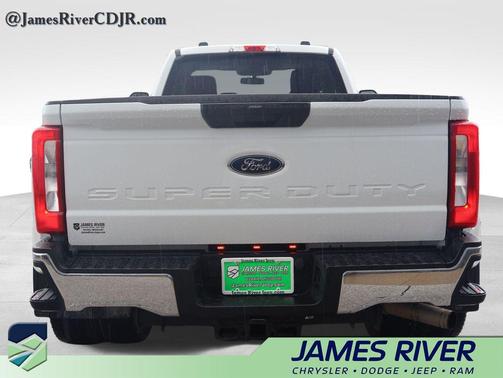 Oxford White 2023 Ford F-350 XLT