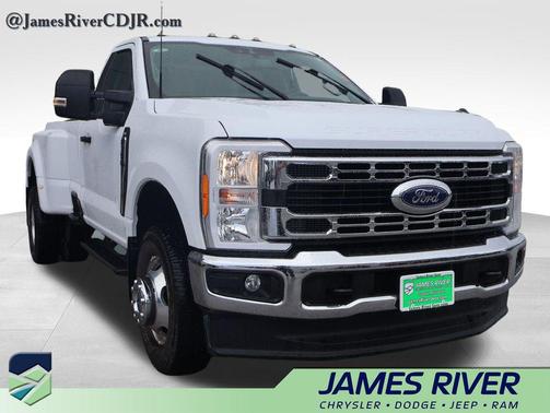 Oxford White 2023 Ford F-350 XLT