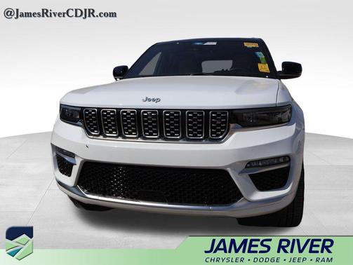 Diamond Black Crystal Pearlcoat 2023 Jeep Grand Cherokee 4xe Summit