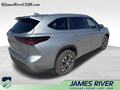 2025 Toyota Highlander XLE