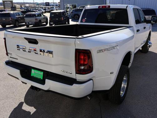 2026 RAM 3500 Big Horn Crew Cab 4x4 8' Box