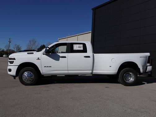 2026 RAM 3500 Big Horn Crew Cab 4x4 8' Box