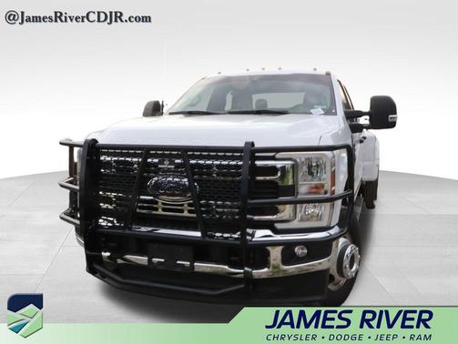 Oxford White 2023 Ford F-350 XLT