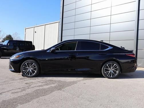2022 Lexus ES 350 Base