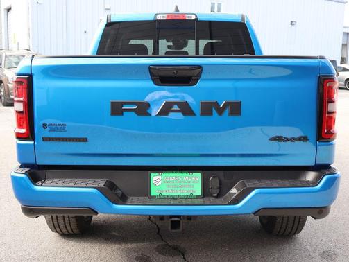 Hydro Blue Pearlcoat 2026 RAM 1500 Big Horn/Lone Star