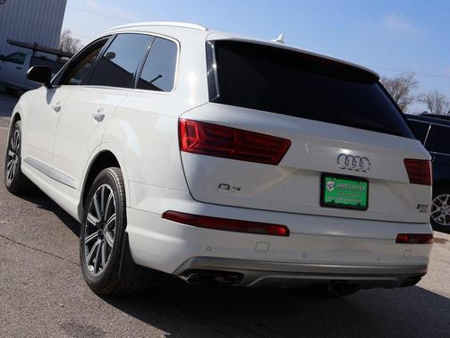 2019 Audi Q7 55 Premium Plus