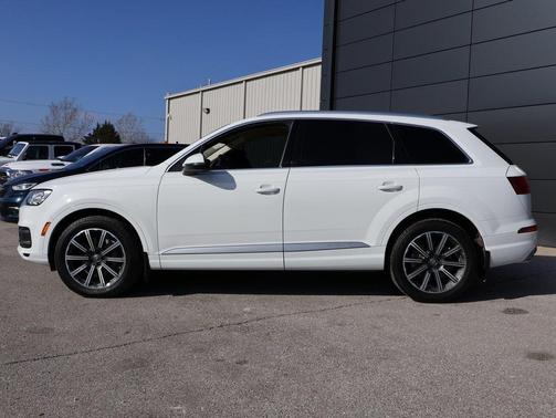 2019 Audi Q7 55 Premium Plus
