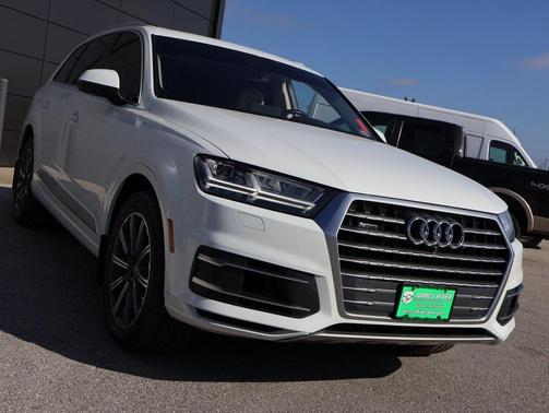 2019 Audi Q7 55 Premium Plus