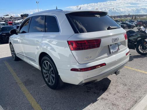 2019 Audi Q7 55 Premium Plus