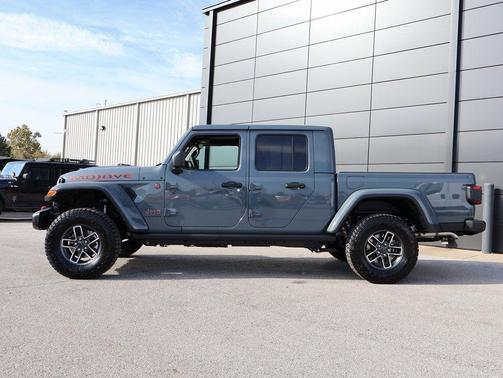 2026 Jeep Gladiator Mojave 4x4