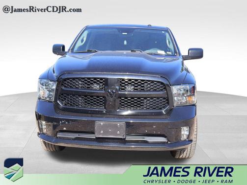 Brilliant Black Crystal Pearlcoat 2017 RAM 1500 Express