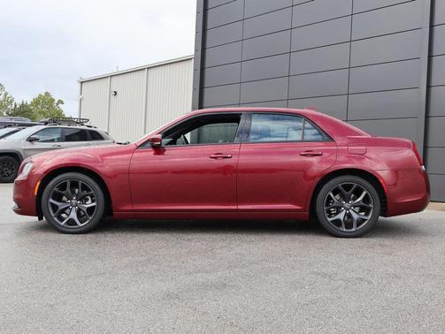 2023 Chrysler 300 S